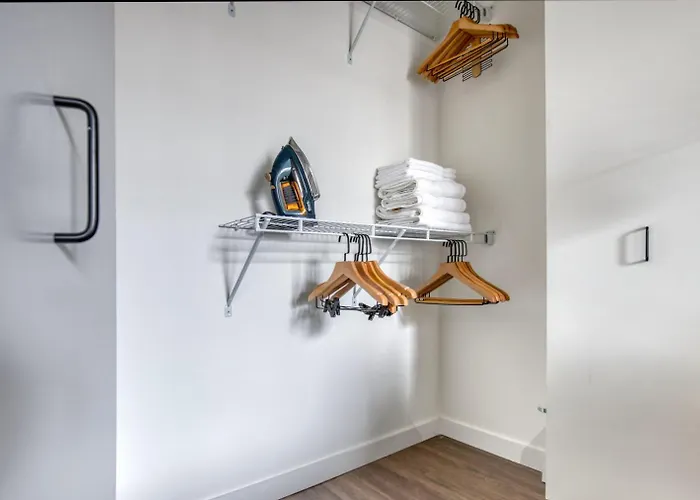 River North 1br Nr L Stop Riverwalk Loop Chi-1037 * Chicago